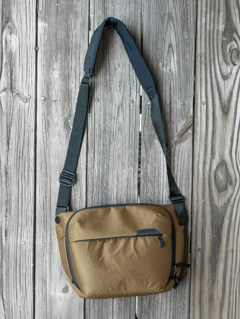 Peak Design Camera Bag Everyday Sling V2 6L Coyote X-Pac Adjustable Strap